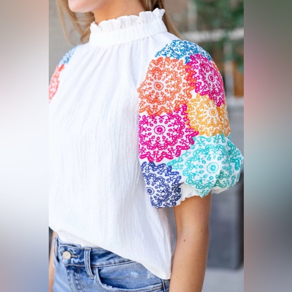 HTML  top white balloon/ puff short Sleeve with Embroidery size S boho chic - Picture 3 of 8